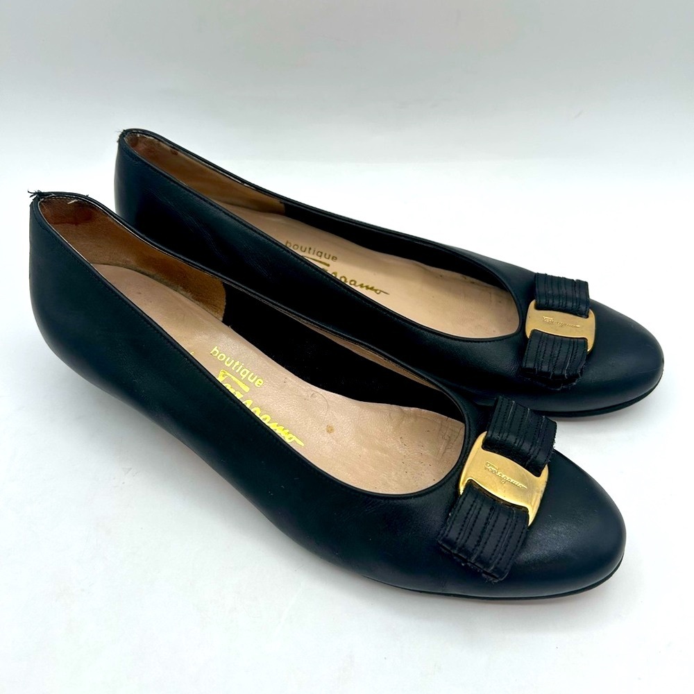 Salvatore Ferragamo Vara Gold Bow Logo Black Leather Ballerina flat Shoe  Size 7 - Picture 6 of 16